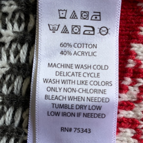 Festive & Fashionable Sweater and Hat - Picture 5 of 5